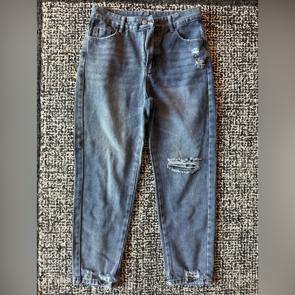 NWOT SHEIN Distressed Jeans